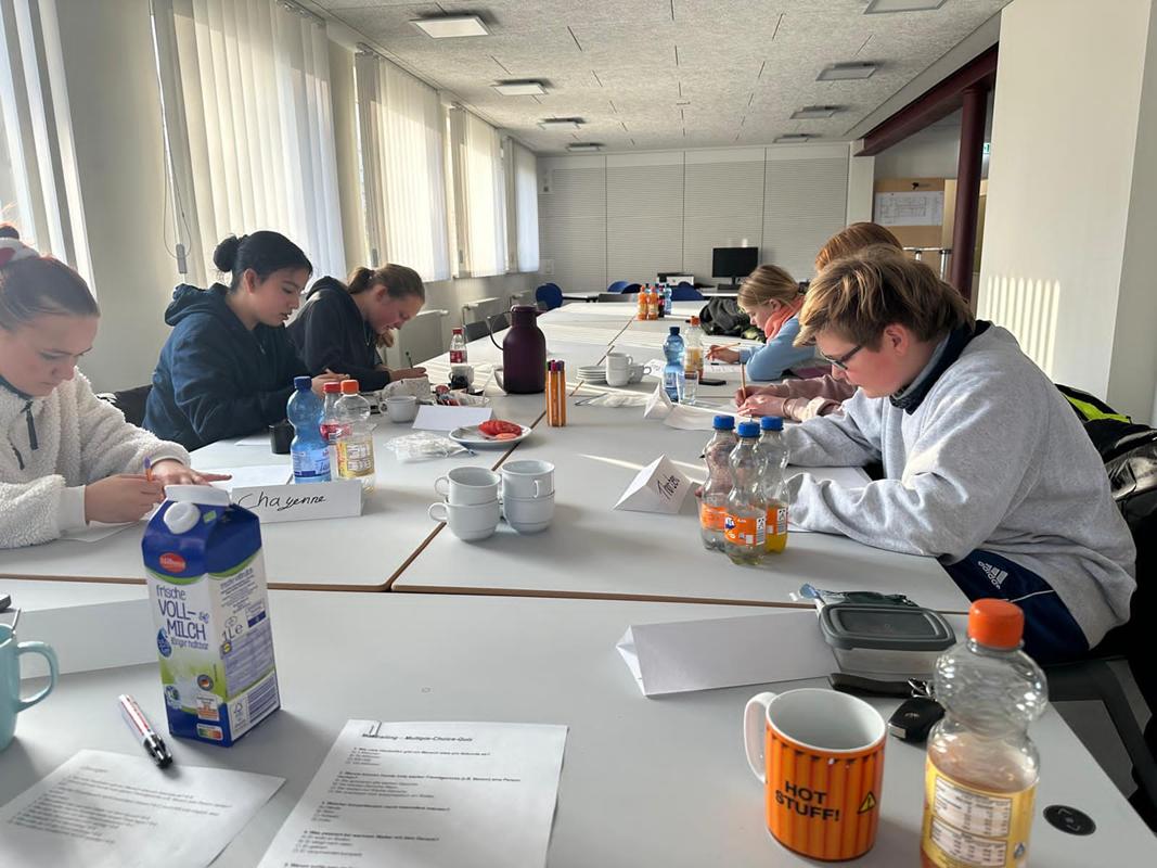 Kurze Theorie zur Sucharbeit und Hundeverhalten - Foto Martina Ageley